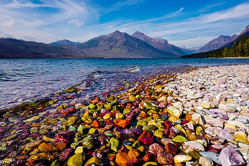 Glacier-National-Park-Travel-and-Tour-guides-visitors